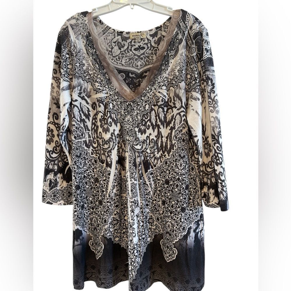 One World Live and let live Black & White tunic top XL